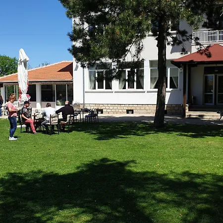 Ongal Πανσιόν 3*